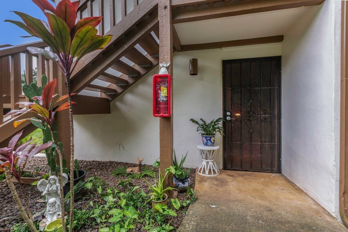 Property Photo:  4701 Kawaihau Rd E102  HI 96746 