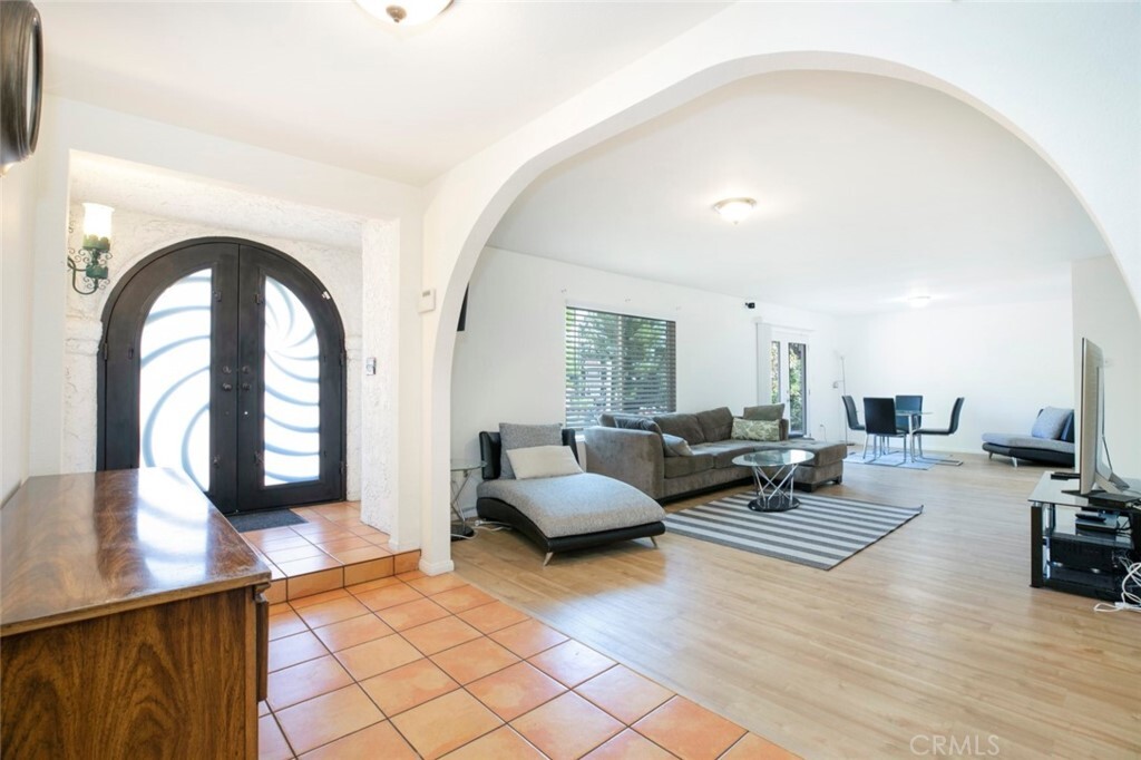 Property Photo: 10461 Wystone Avenue CA 91326