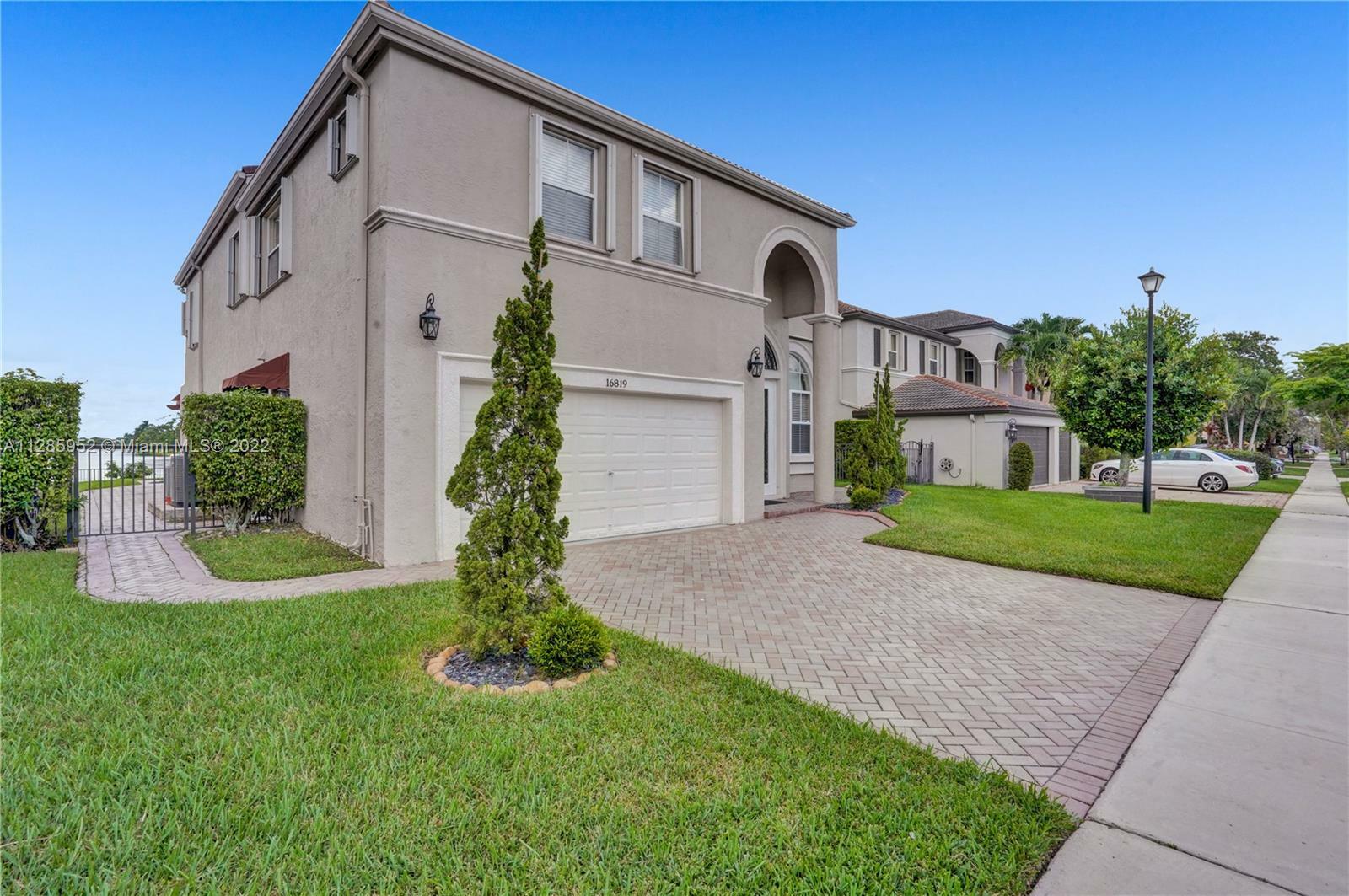 Property Photo: 16819 SW 16th St FL 33027