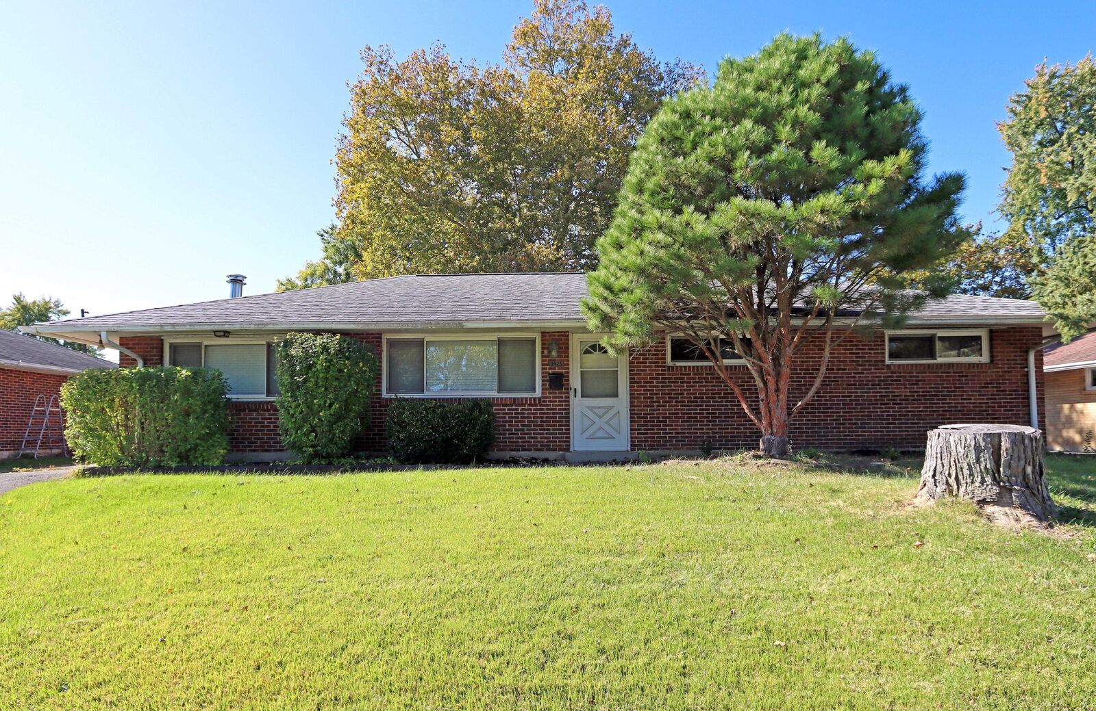 Property Photo: 1425 Terry Drive OH 43068