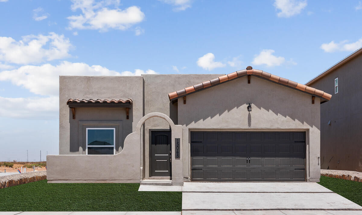 Property Photo:  533 W La Entrada Circle  NM 88063 
