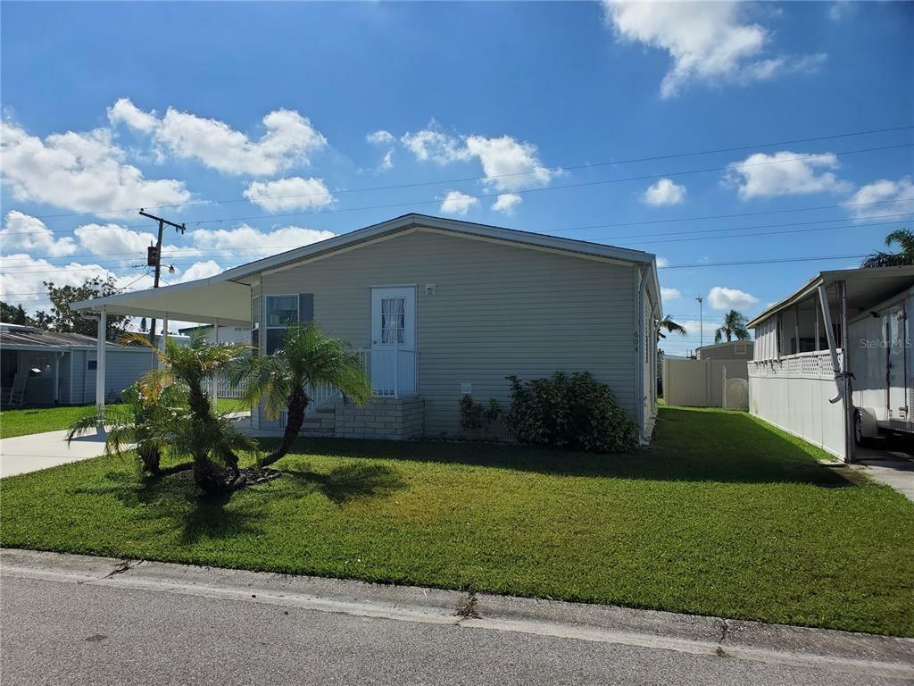 Property Photo:  604 50th Avenue W  FL 34207 