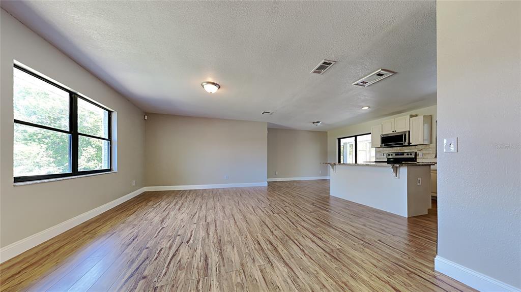 Property Photo: 1133 Worthington Drive FL 32738