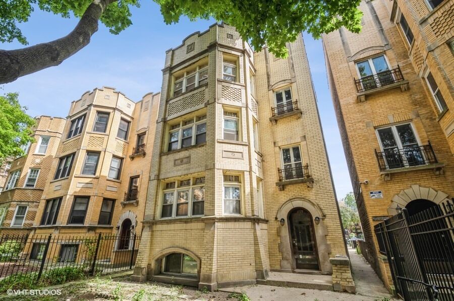 Property Photo: 6125 N Washtenaw Avenue 3 IL 60659
