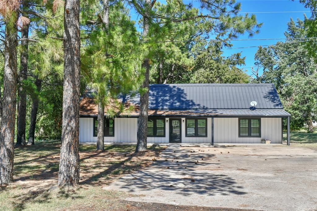 Property Photo: 3762 Texas Highway 11 W TX 75482