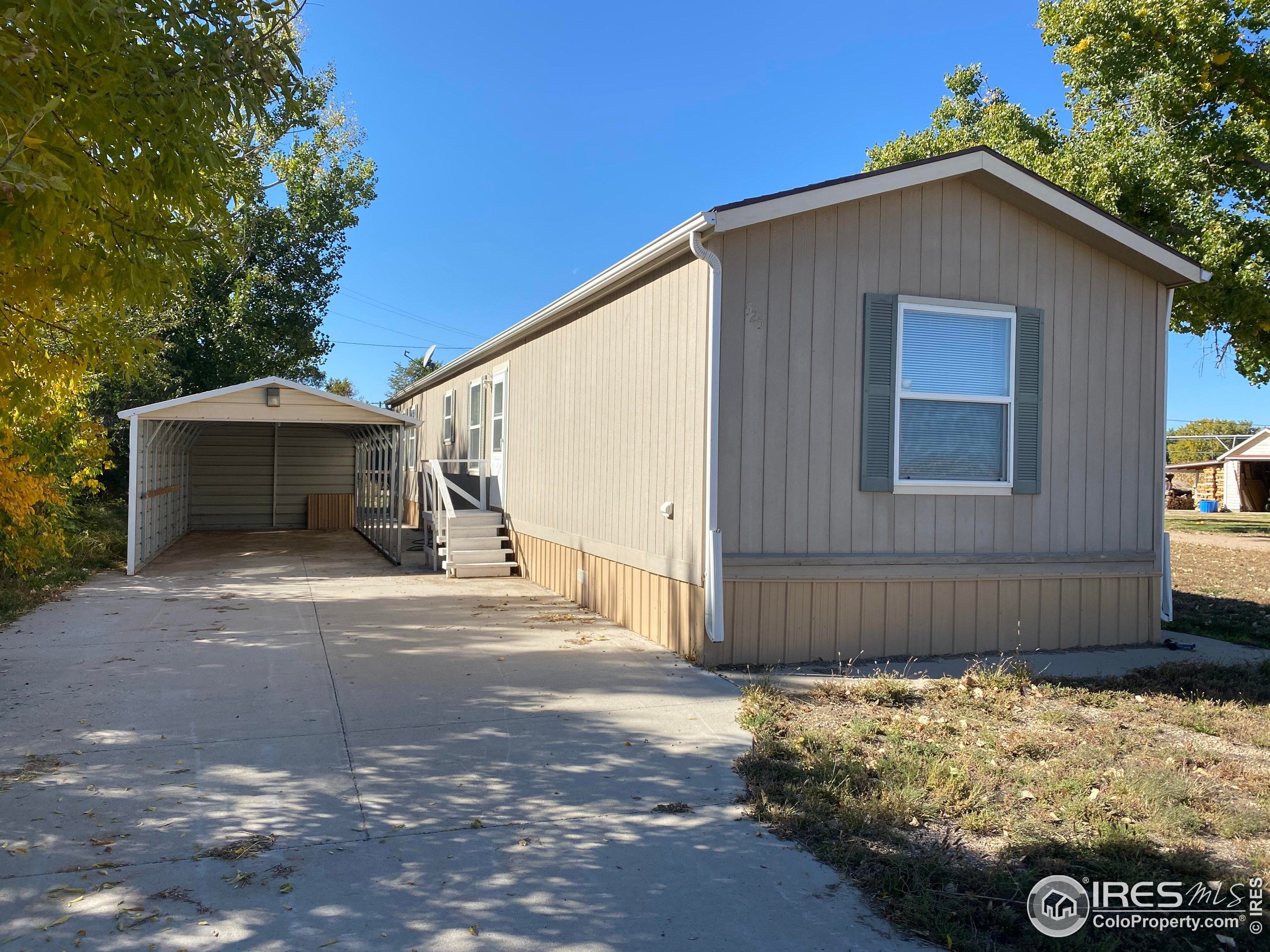 Property Photo:  525 Lee St  CO 80741 