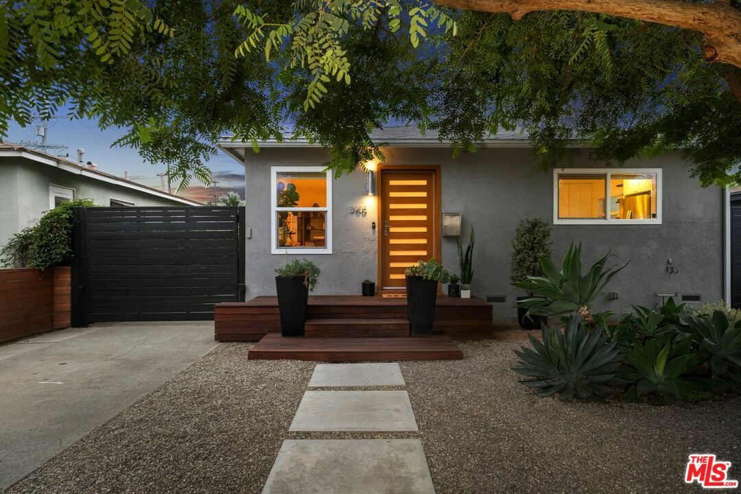 Property Photo:  3985   Coolidge Ave  CA 90066 
