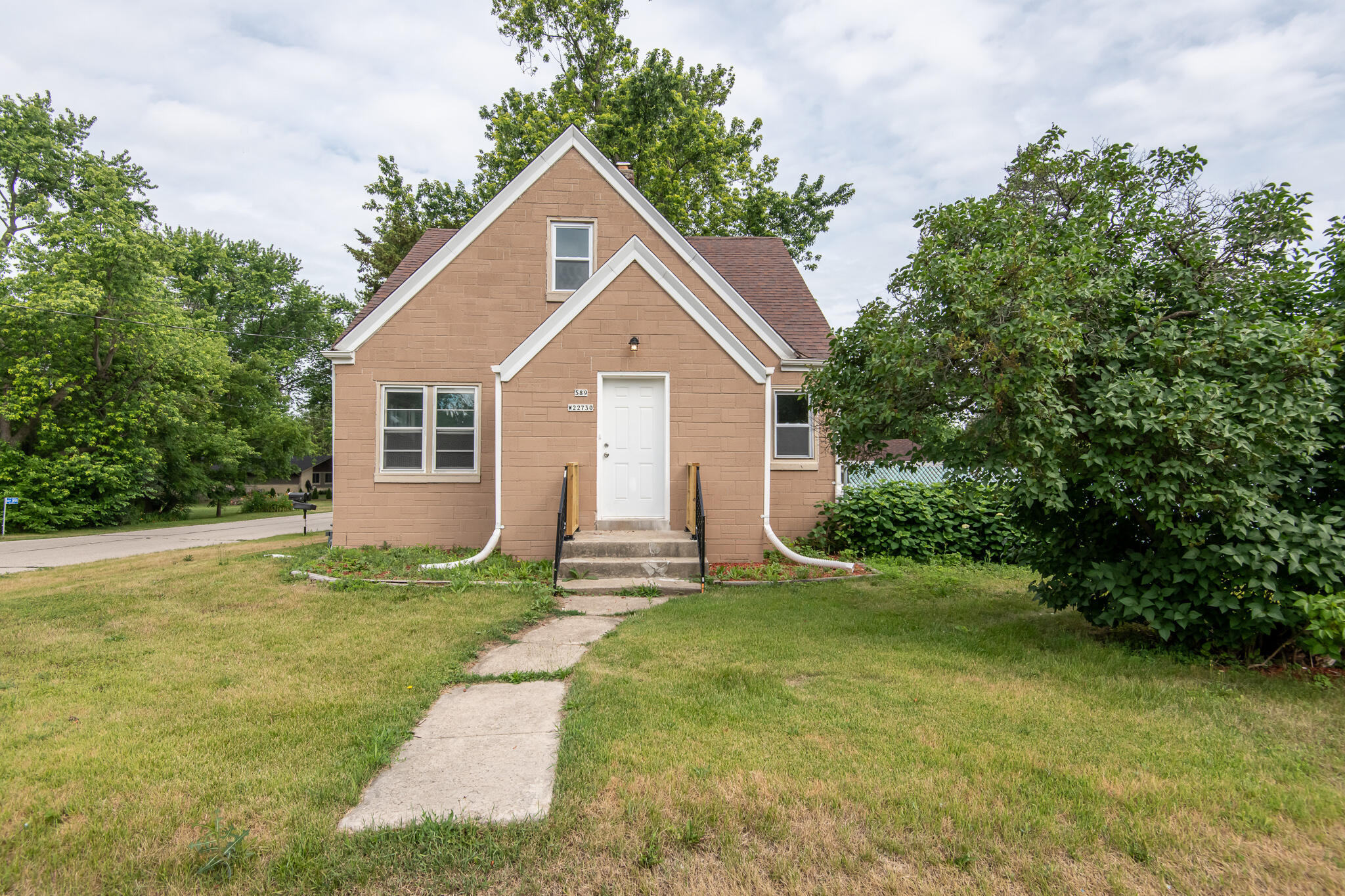 Property Photo: S89w22730 Milwaukee Ave WI 53103