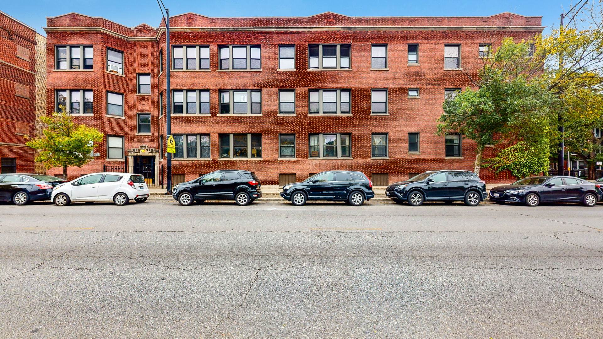 Property Photo:  1310 W Montrose Avenue 3  IL 60613 