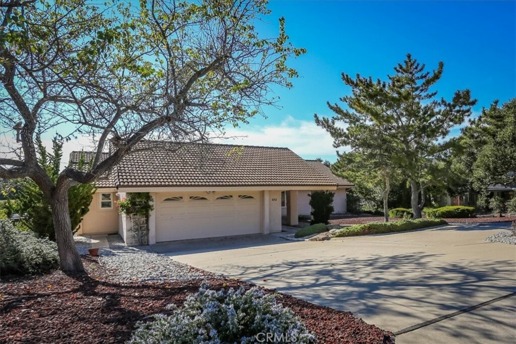 Property Photo:  372 Oak Hill Drive  CA 93436 