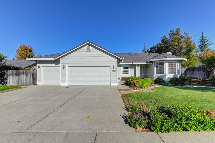 11909 Brooke Crest Drive  Auburn CA 95602 photo