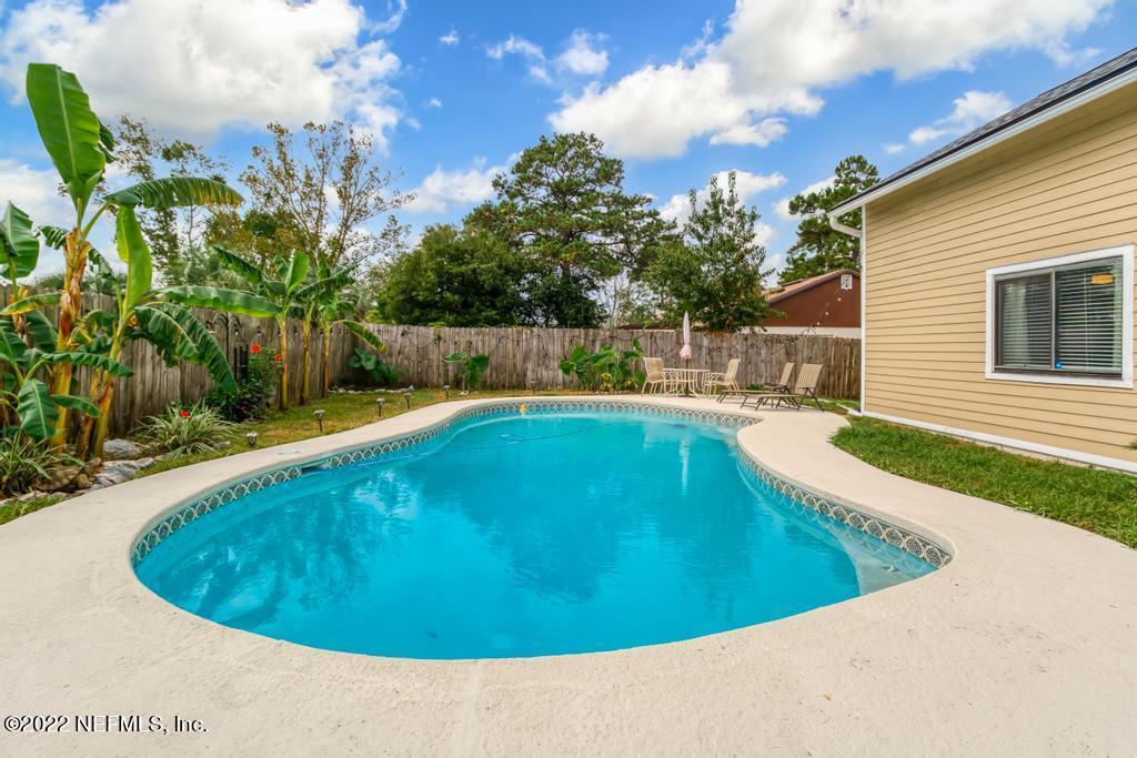 Property Photo: 1693 Debbie Lane FL 32073