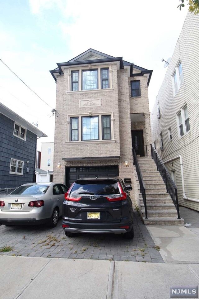 Property Photo:  322 Cross Street 2  NJ 07029 