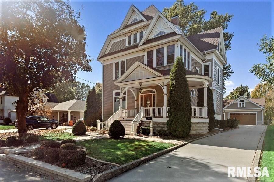 Property Photo:  968 N Broad Street  IL 61401 