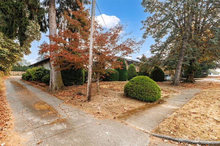 Property Photo: 410 10th Street WA 98264