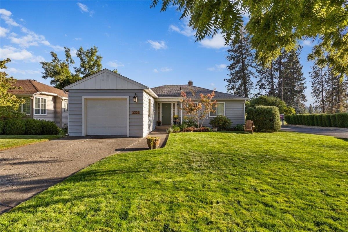 Property Photo: 3327 W Fairview Ave WA 99205