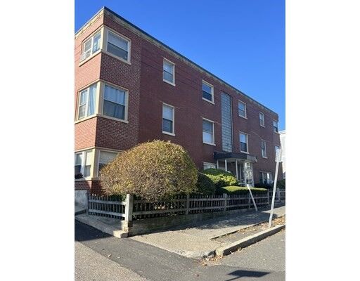 Property Photo:  30 Ocean St 8  MA 01902 