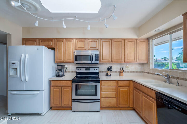 Property Photo: 9227 W Meadow Hills Drive AZ 85351