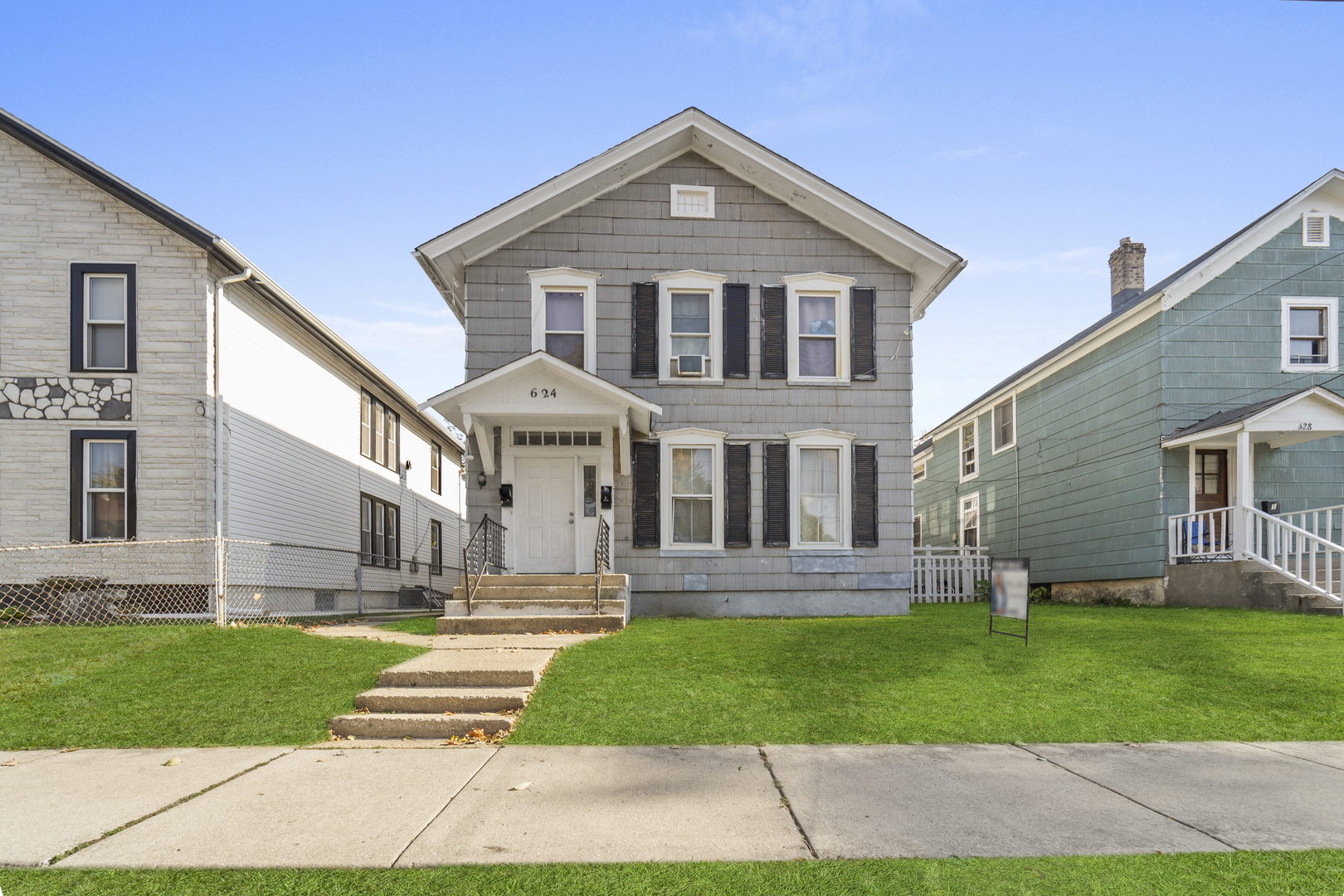 Property Photo:  624 S Lincoln Avenue  IL 60505 