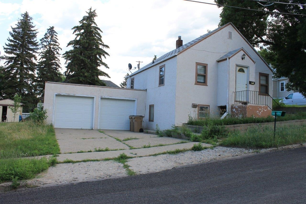 Property Photo:  511 7th St SE  ND 58701 