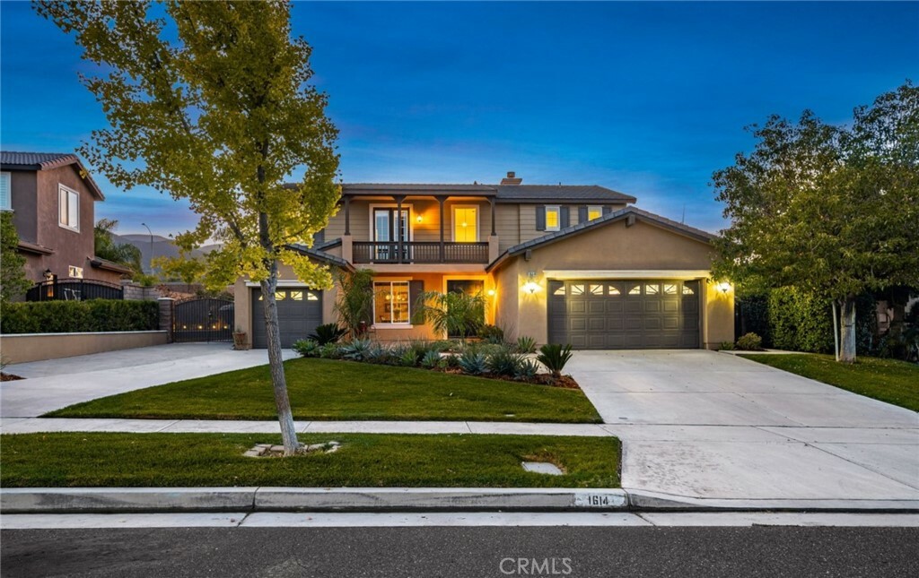 Property Photo: 1614 Paseo Vista Street CA 92881