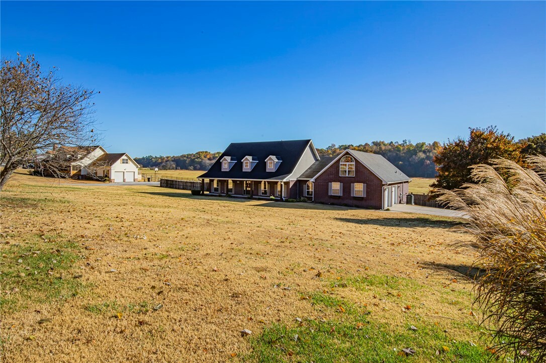 Property Photo:  3008 S Barrington Road  AR 72762 