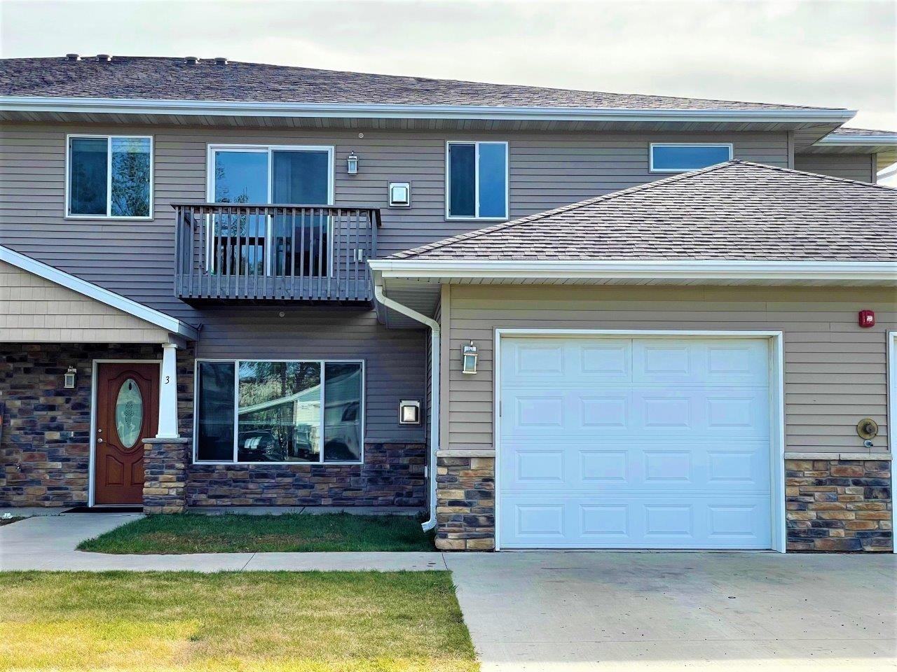 Property Photo: 19 43rd Ave SW ND 58701