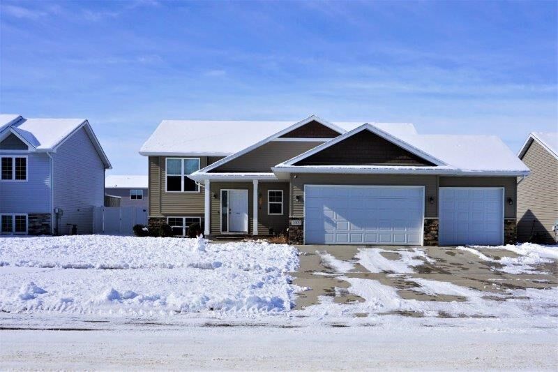 Property Photo:  3009 8th St NW  ND 58703 