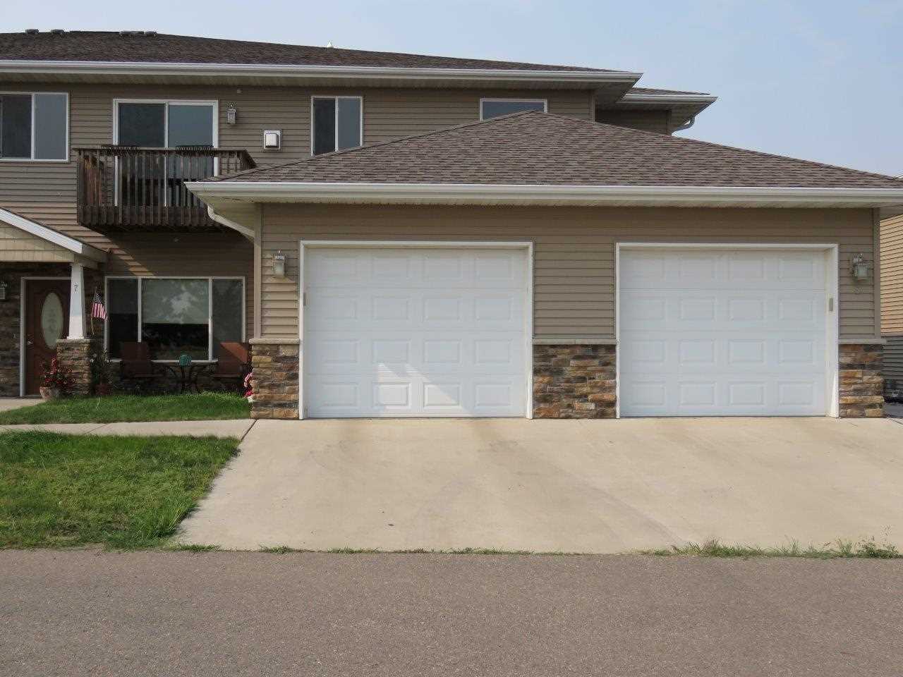 Property Photo: 19 43rd Ave SW Unit 8 ND 58701