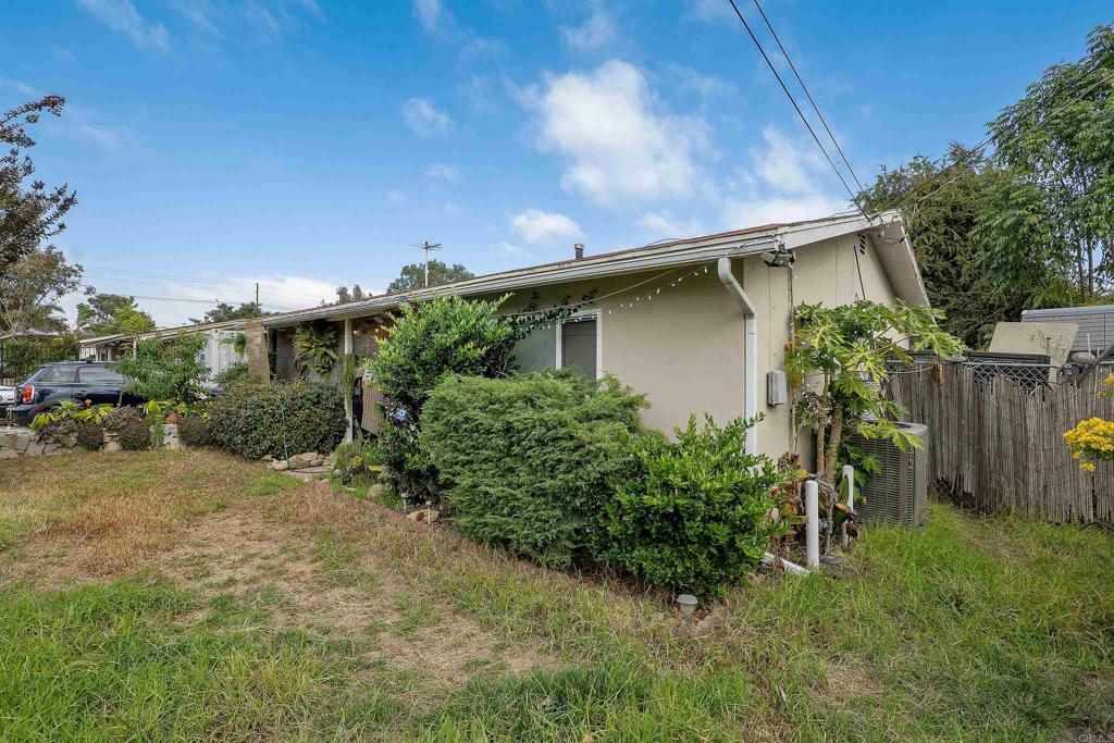 Property Photo: 834 Anns Way CA 92083