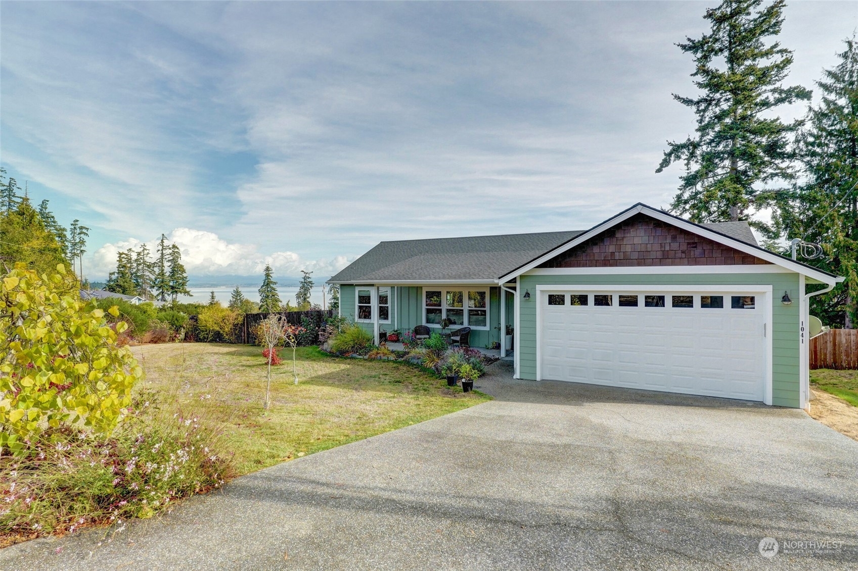 Property Photo:  1041 Cascade Lane  WA 98282 