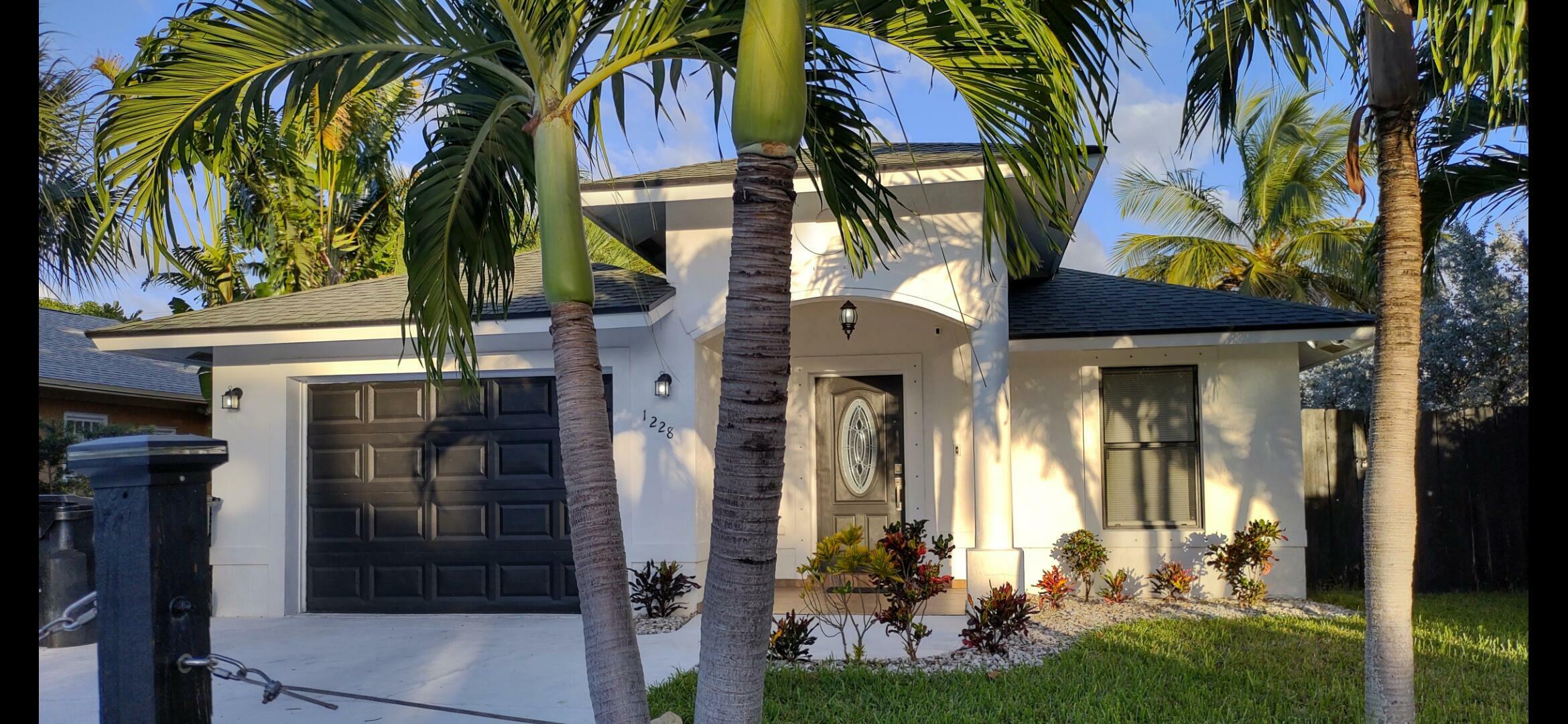 Property Photo:  1228 S N Street  FL 33460 