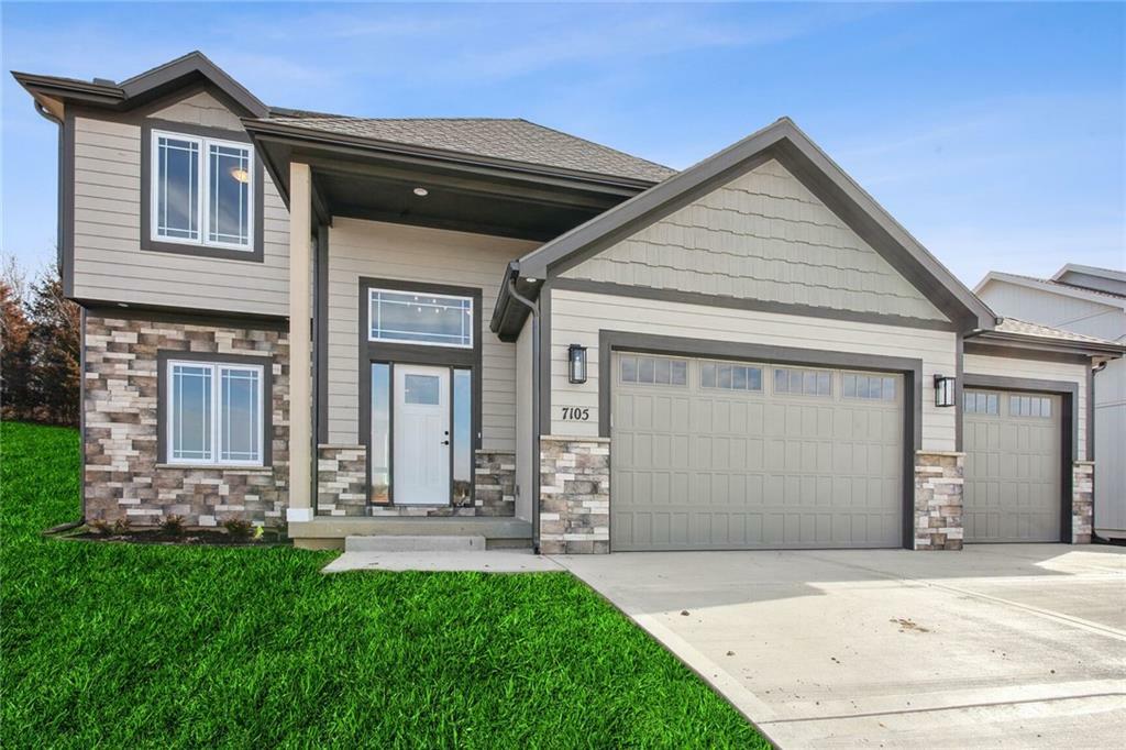 Property Photo:  7105 NW Forest Lakes Drive  MO 64152 
