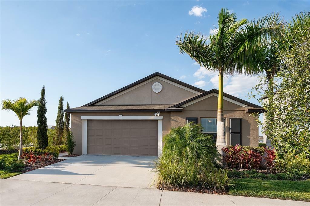 Property Photo:  5504 Blue Azure Drive  FL 33598 