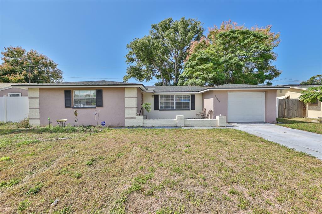 Property Photo:  10927 Inglewood Avenue  FL 34668 