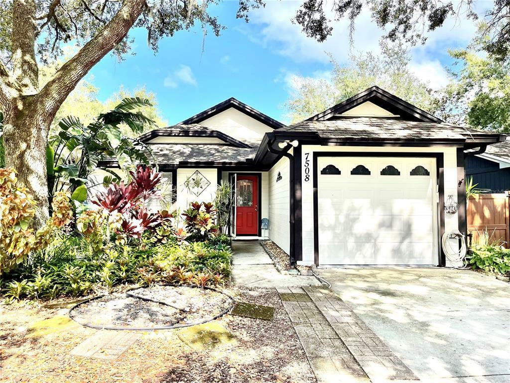 Property Photo:  7508 Leon Avenue  FL 33637 