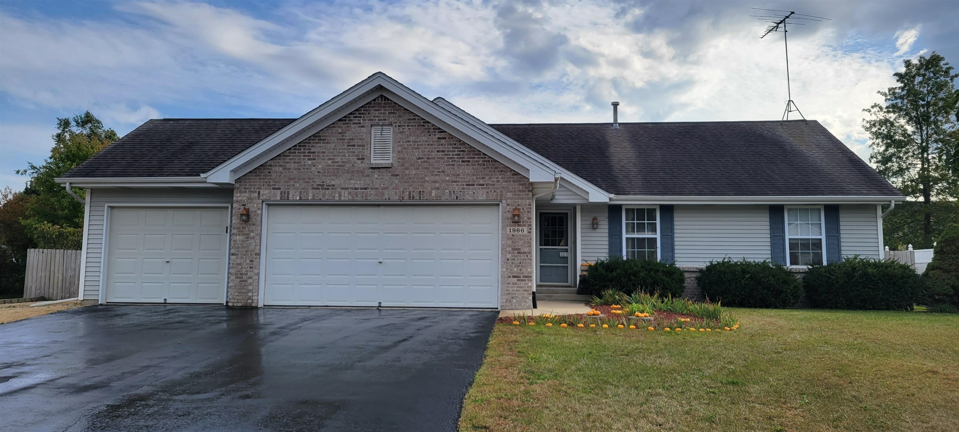 Property Photo:  1966 Broadmoor Road  IL 61072 