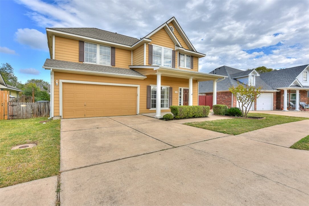 Property Photo:  122 Summers Green  TX 78633 