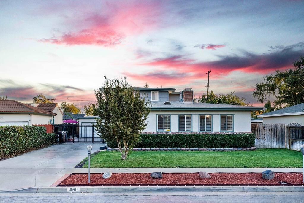 Property Photo: 460 W Hill CA 92832