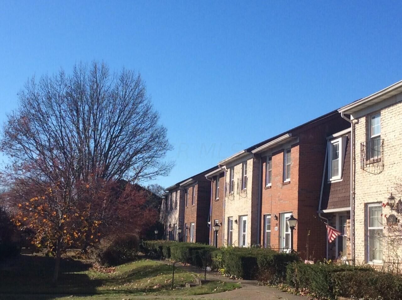 Property Photo: 2353 Hardesty N Drive OH 43204