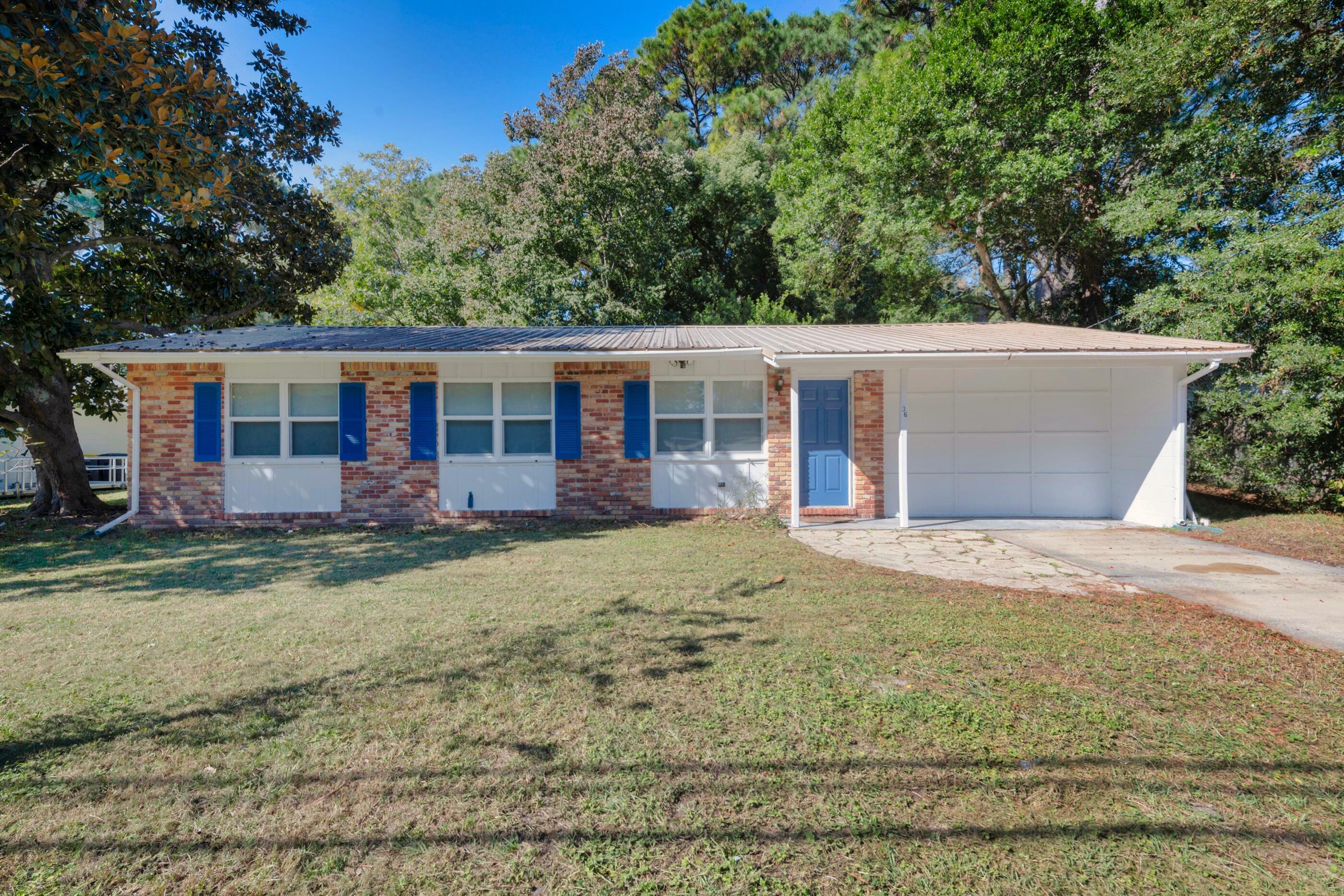 Property Photo:  36 SW Memorial Parkway  FL 32548 