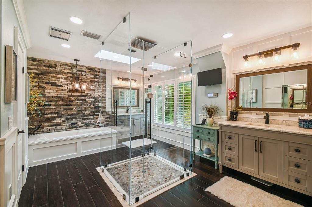 Property Photo: 13601 Lytton Way FL 33624