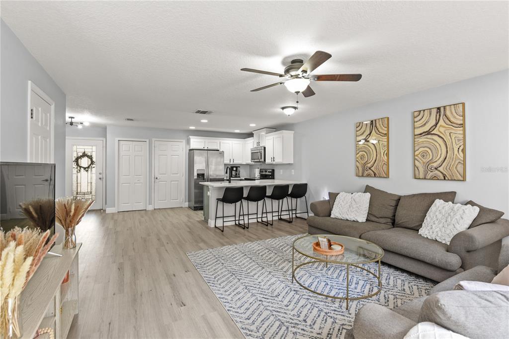 Property Photo: 5043 Shorewood Landing Lane FL 32765