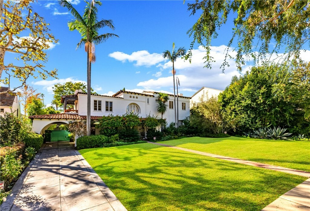 Property Photo:  723 N Elm Drive  CA 90210 