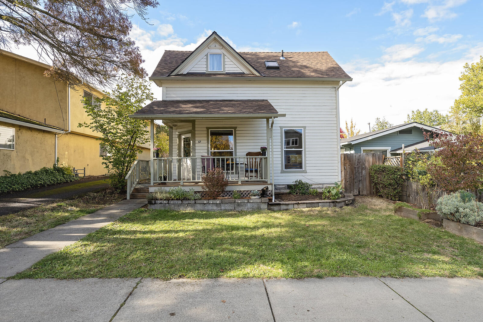 Property Photo:  69 California Street  OR 97520 