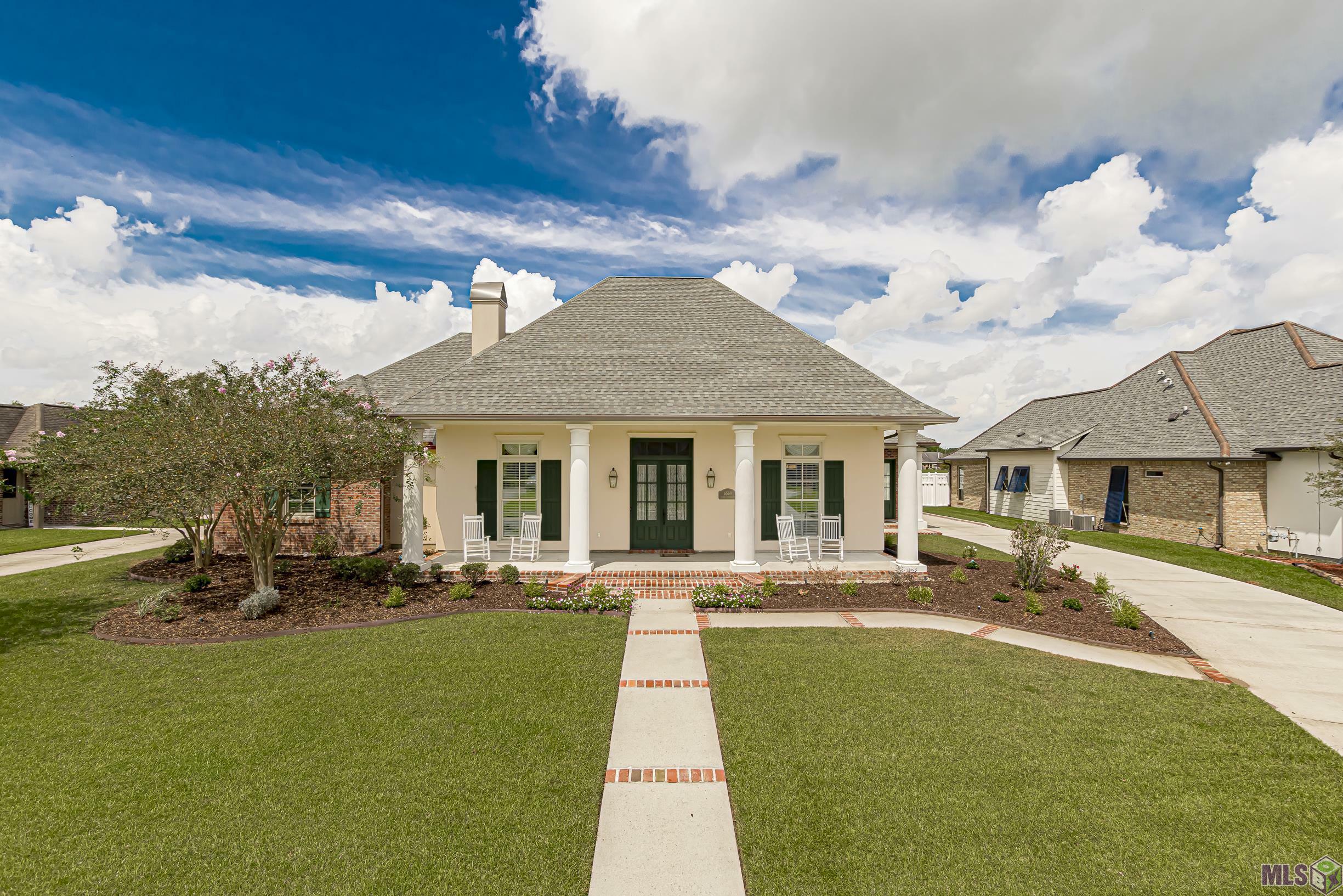 Property Photo: 6569 Clark Plantation Dr LA 70737