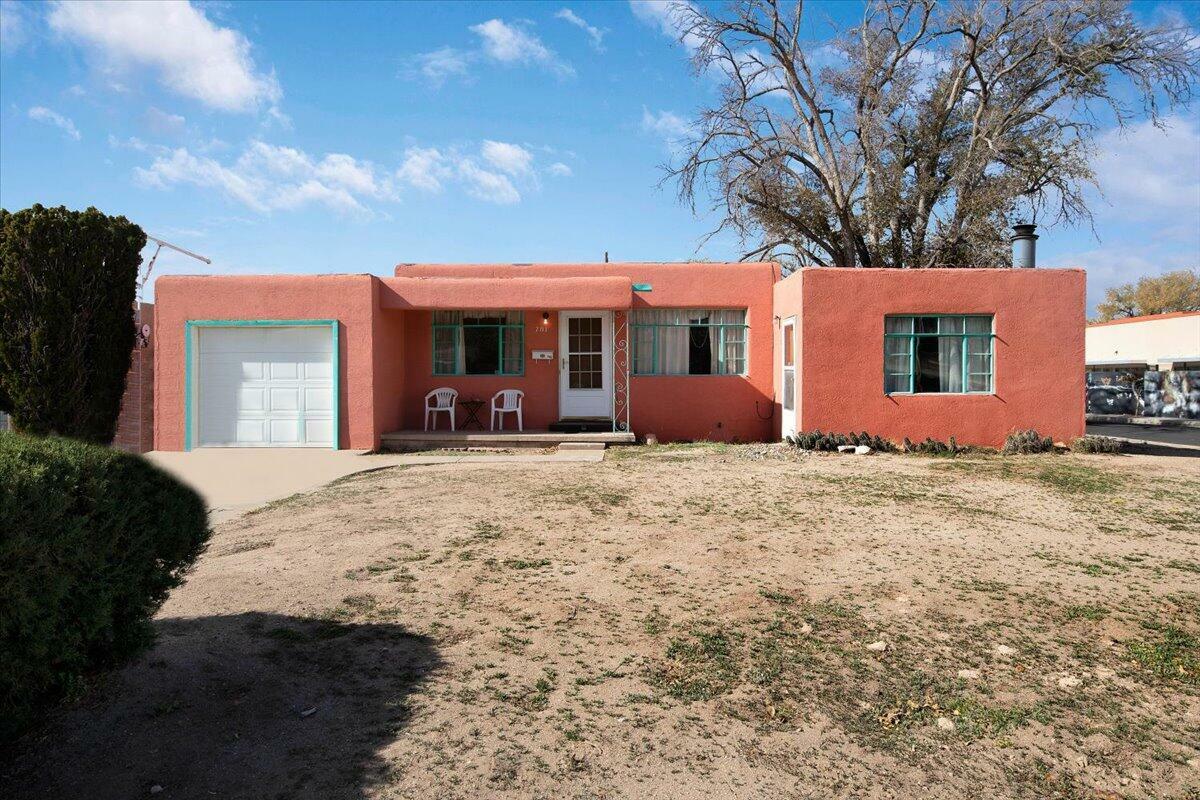 701 Indiana Street SE  Albuquerque NM 87108 photo