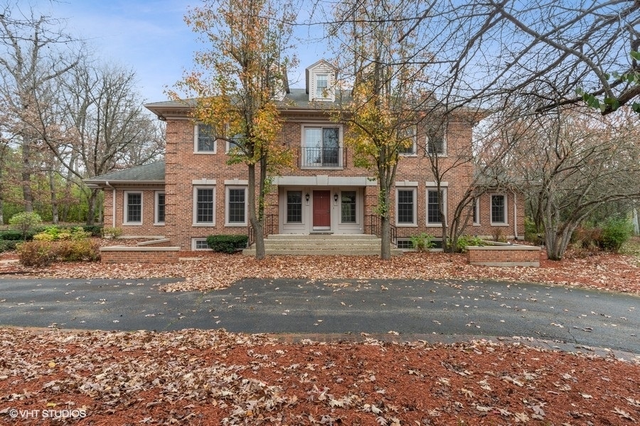Property Photo: 1771 Devonshire Court IL 60045