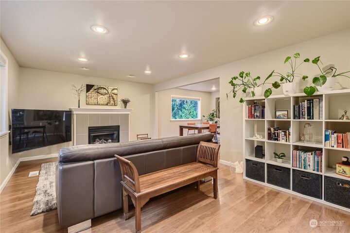 Property Photo:  7129 188th Place SW  WA 98036 