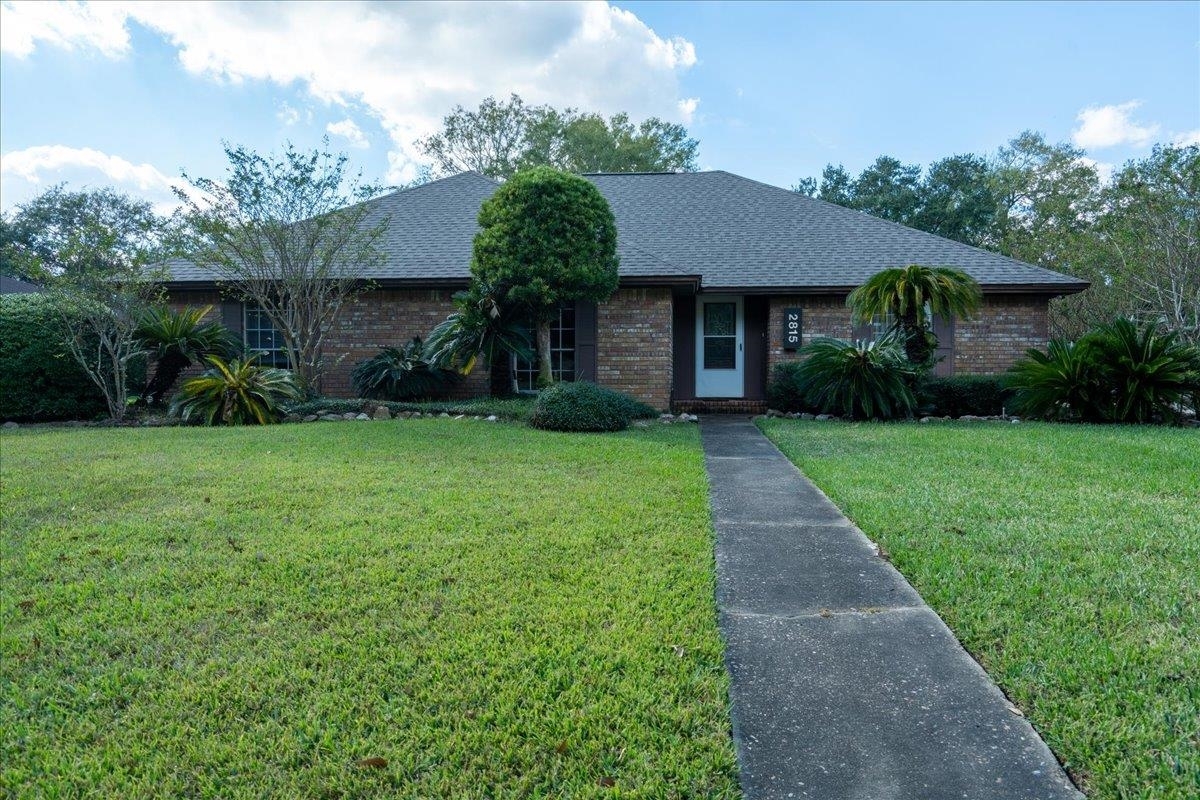 Property Photo: 2815 Fairway TX 77630